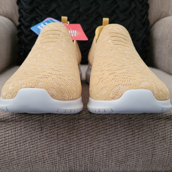 SKECHERS ULTRA FLEX JACQUARD YELLOW WEEKEND TRIP WIDE FIT SLIP ON SHOES - Picture 5 of 11